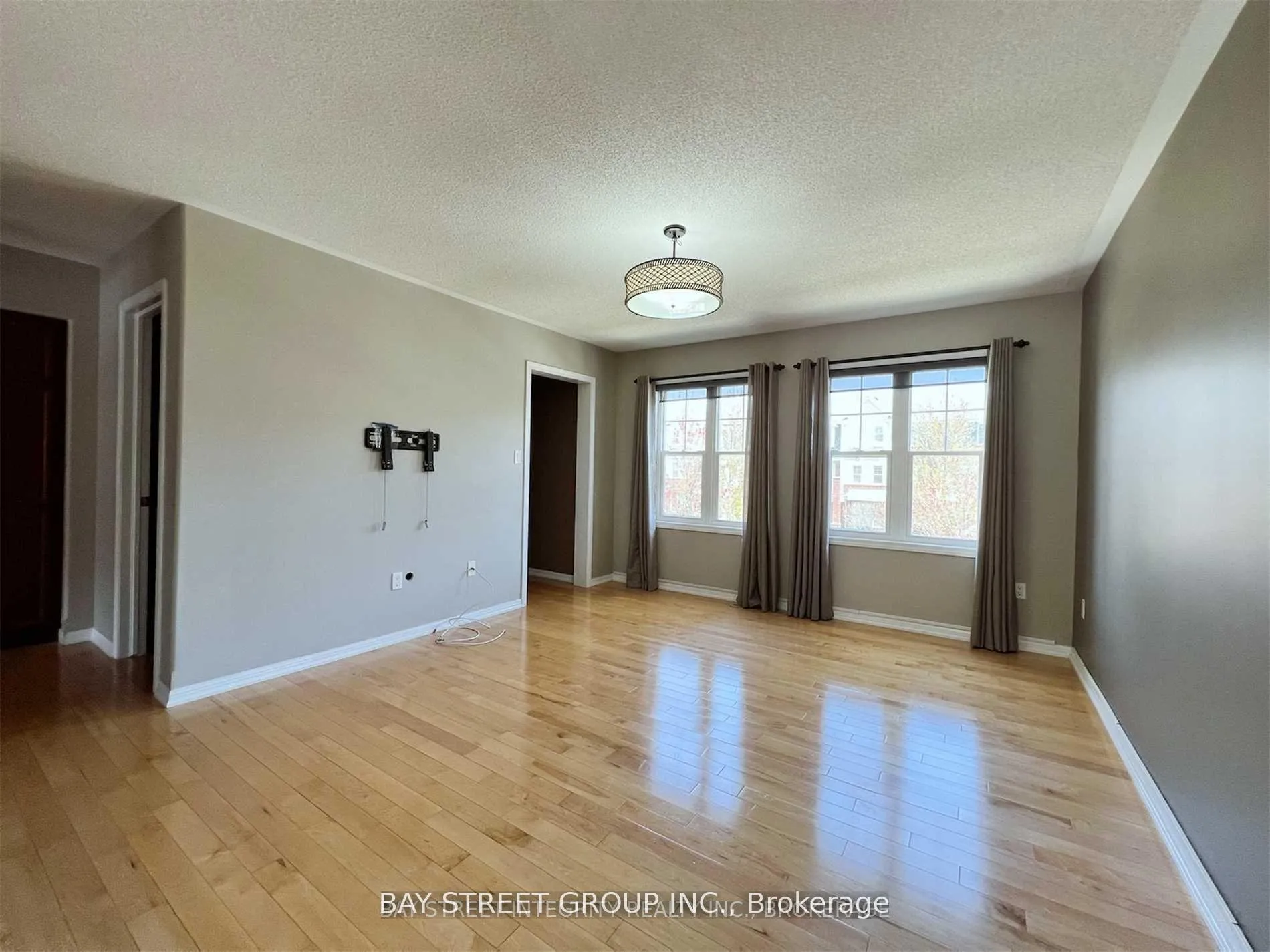 Photo 4 of 656 Holly Avenue, Milton, Coates — HOMEH