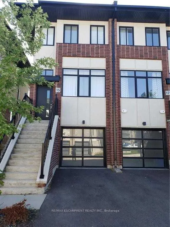 Photo 1 of 15 Muhollard Lane, Hamilton, Ancaster — HOMEH