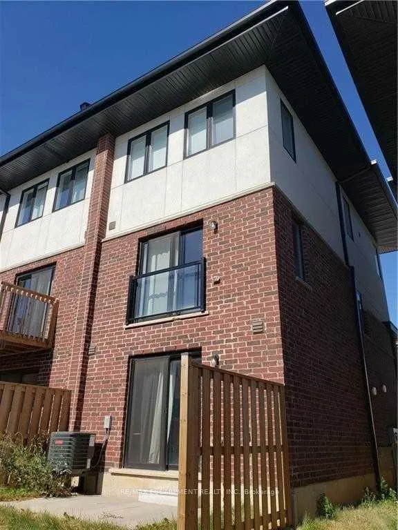 Photo 4 of 15 Muhollard Lane, Hamilton, Ancaster — HOMEH