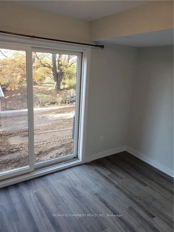 Photo 5 of 15 Muhollard Lane, Hamilton, Ancaster — HOMEH