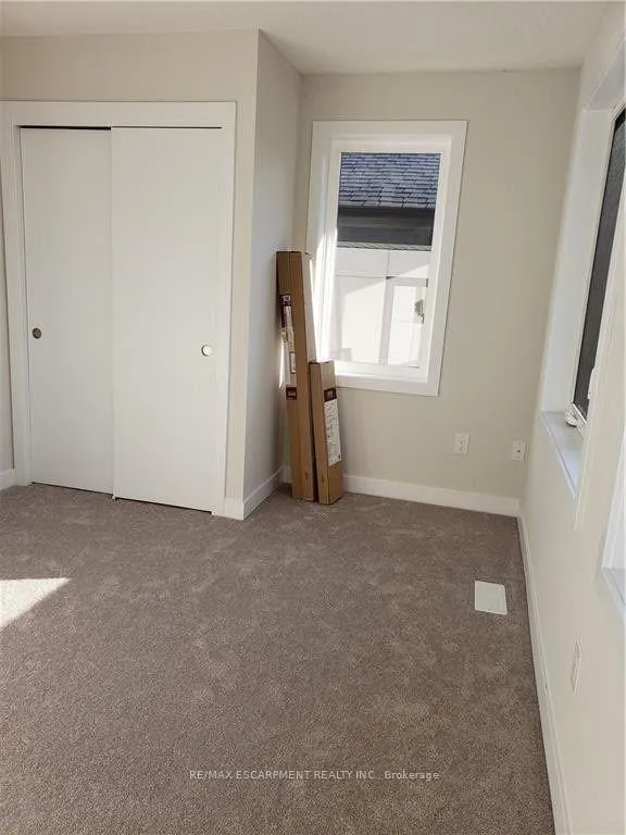 Photo 7 of 15 Muhollard Lane, Hamilton, Ancaster — HOMEH