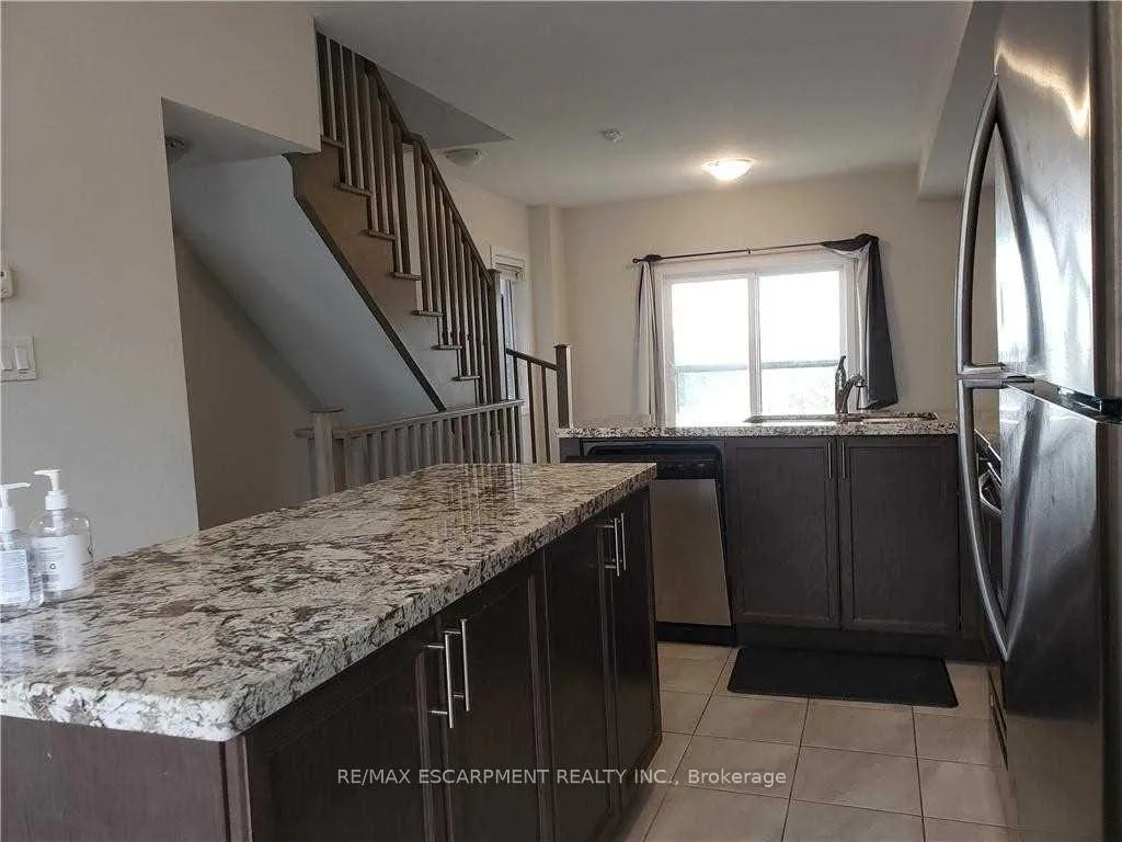 Photo 16 of 15 Muhollard Lane, Hamilton, Ancaster — HOMEH