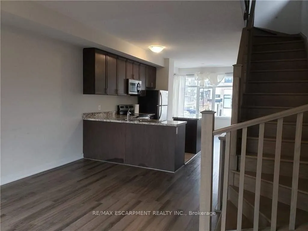 Photo 20 of 15 Muhollard Lane, Hamilton, Ancaster — HOMEH