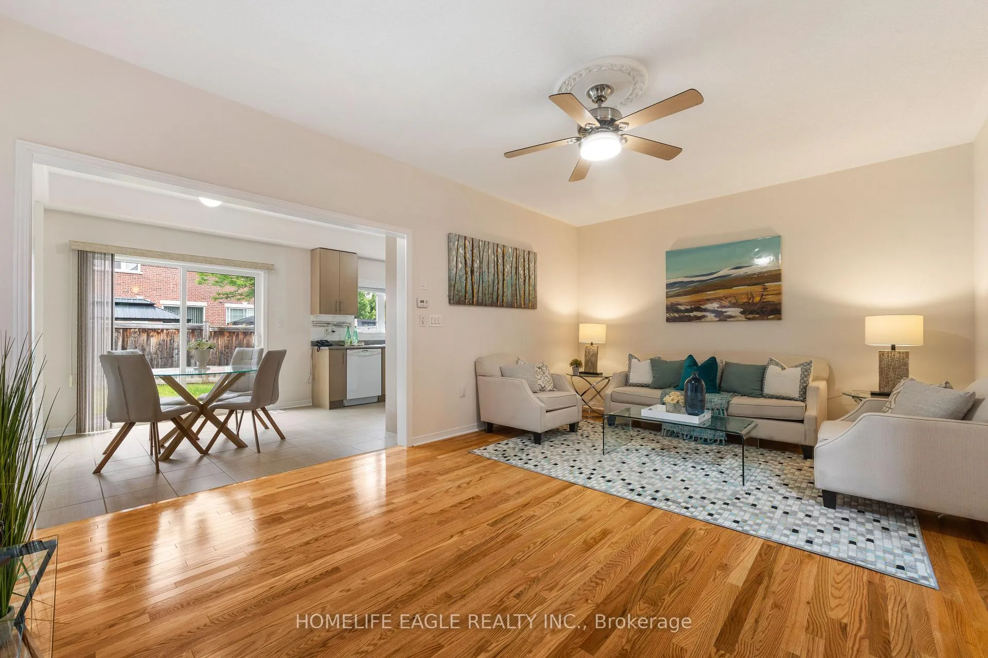 Photo 5 of 19 Gentile Circle, Vaughan, Elder Mills — HOMEH