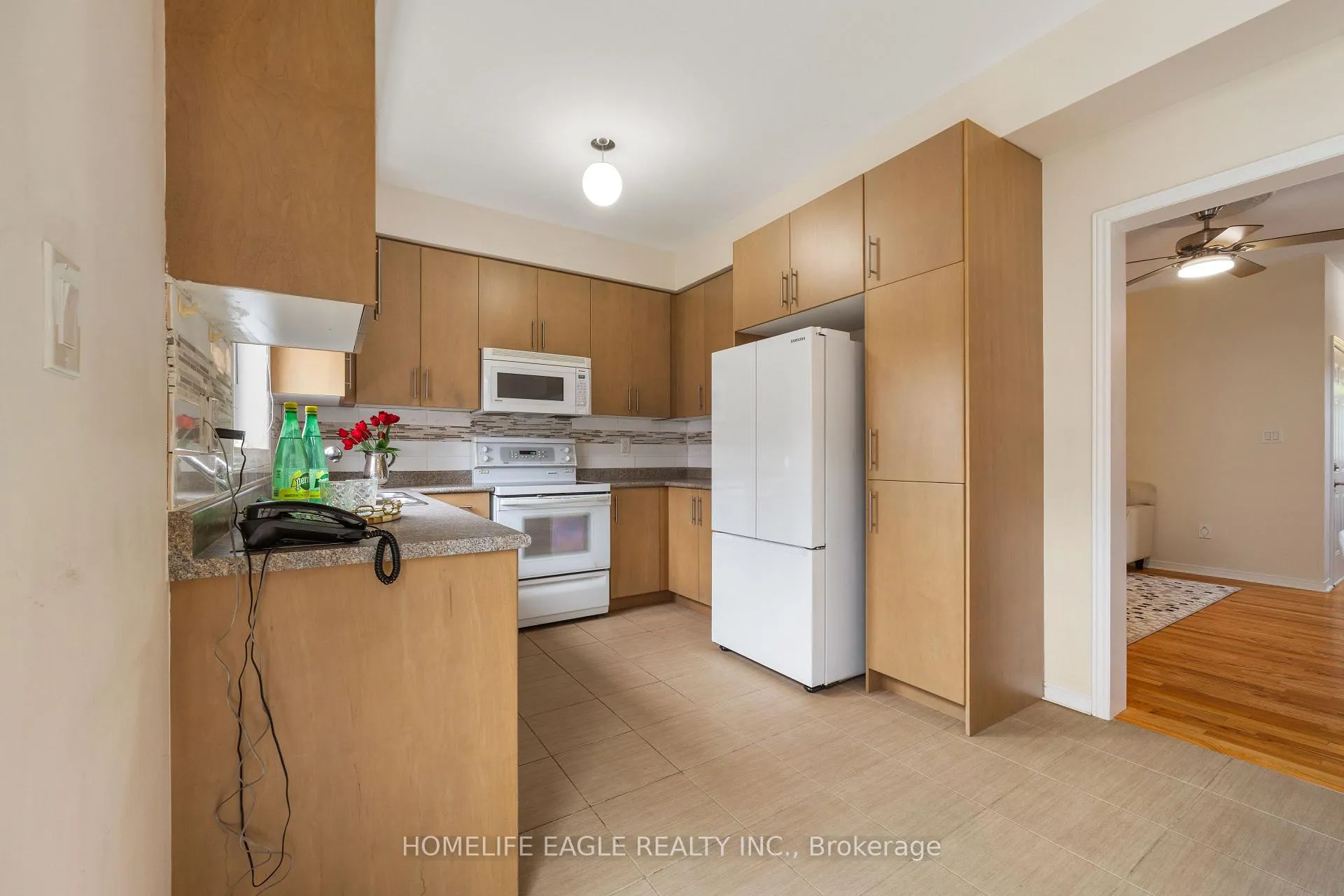 Photo 9 of 19 Gentile Circle, Vaughan, Elder Mills — HOMEH