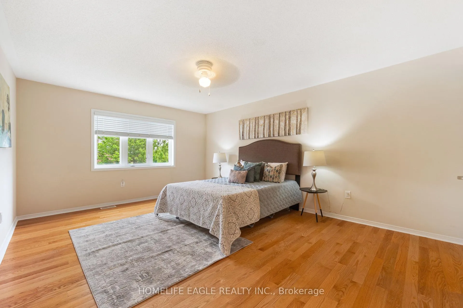 Photo 11 of 19 Gentile Circle, Vaughan, Elder Mills — HOMEH