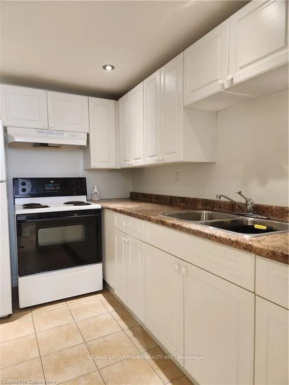 Photo 3 of Unit Lower, 26 Stewart Avenue, Thorold, Thorold Downtown — HOMEH