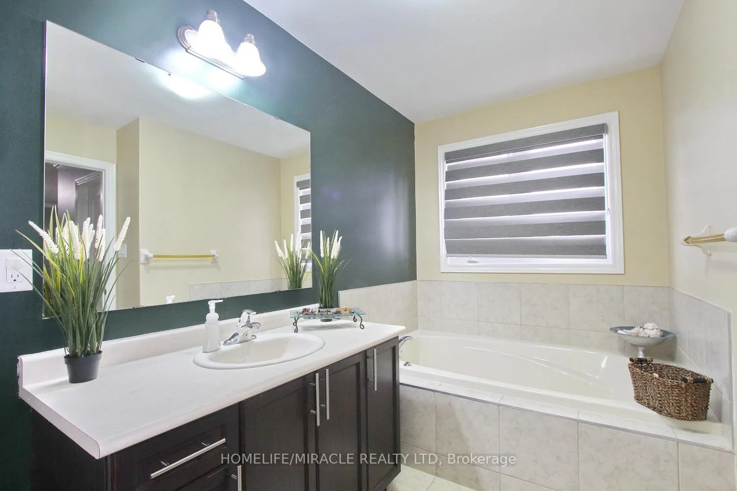 Photo 29 of 11 Bluffmeadow Street, Brampton, Bram East — HOMEH