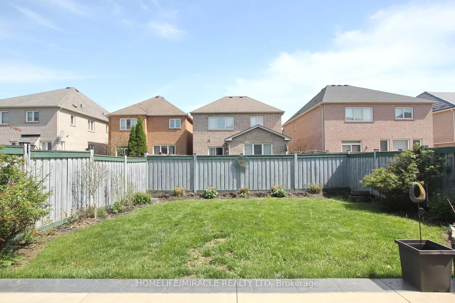 Photo 46 of 11 Bluffmeadow Street, Brampton, Bram East — HOMEH