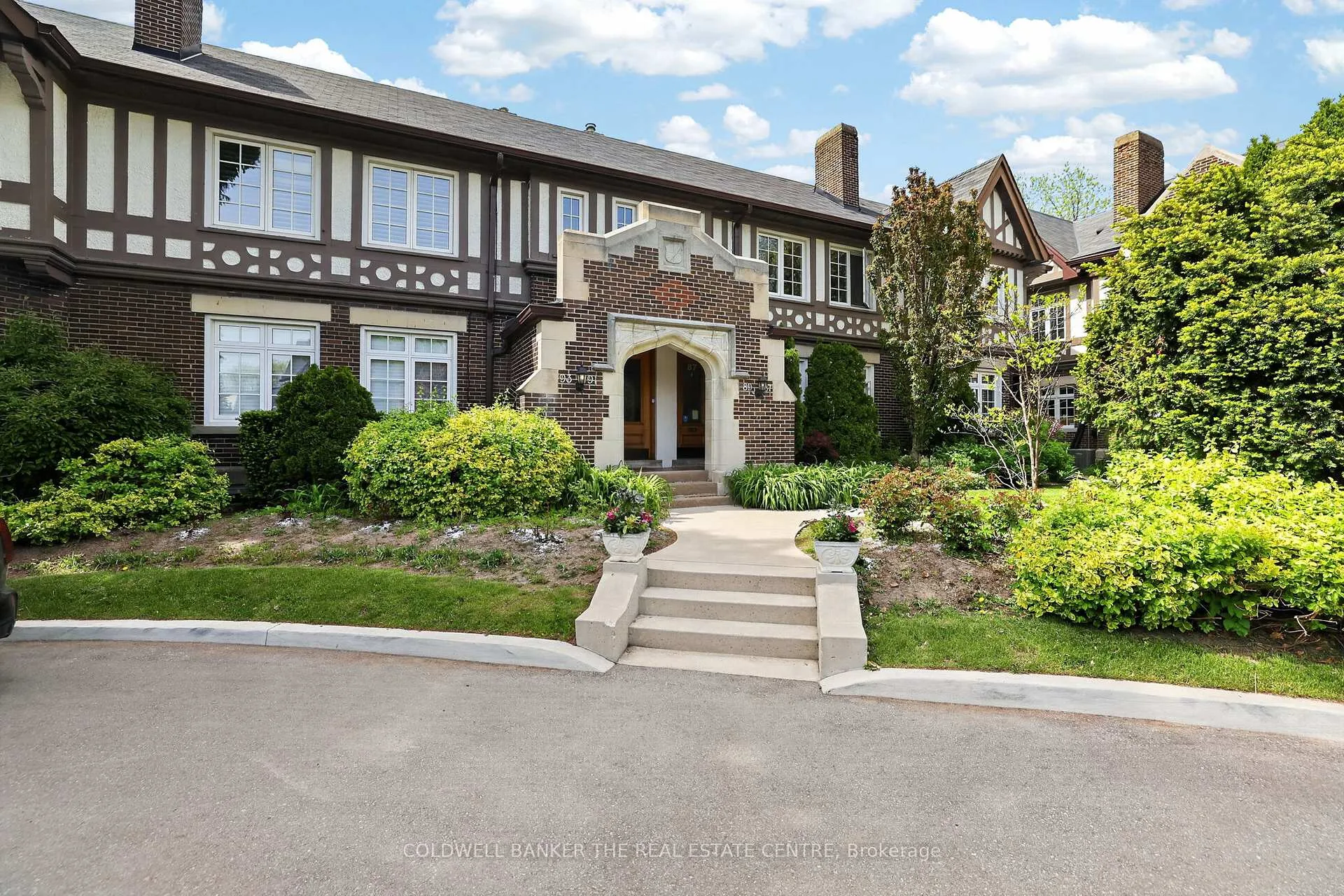 Photo 3 of Unit B, 93B Douglas Crescent, Toronto, Leaside — HOMEH