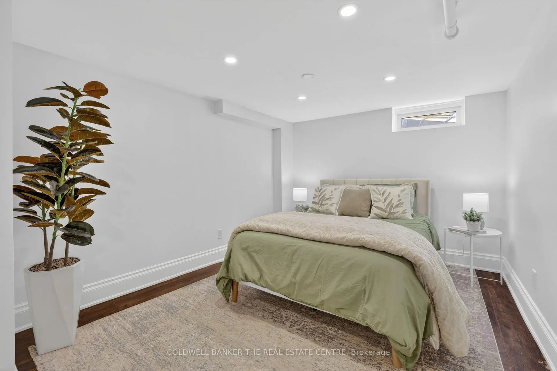 Photo 15 of Unit B, 93B Douglas Crescent, Toronto, Leaside — HOMEH