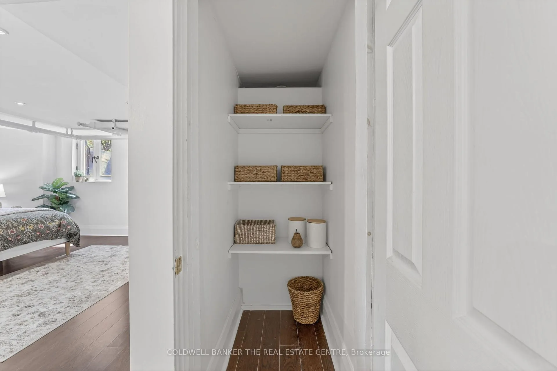 Photo 16 of Unit B, 93B Douglas Crescent, Toronto, Leaside — HOMEH