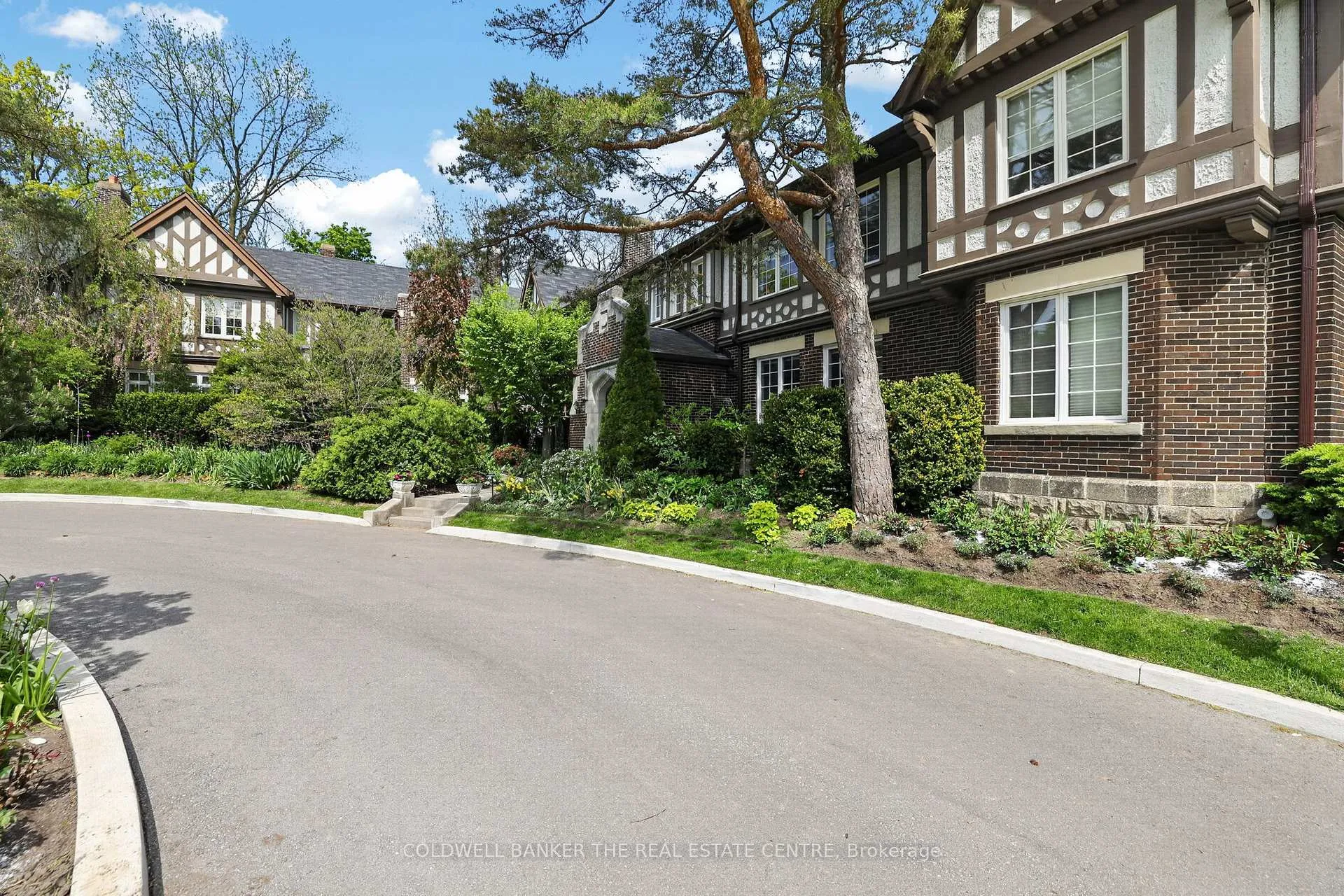Photo 20 of Unit B, 93B Douglas Crescent, Toronto, Leaside — HOMEH