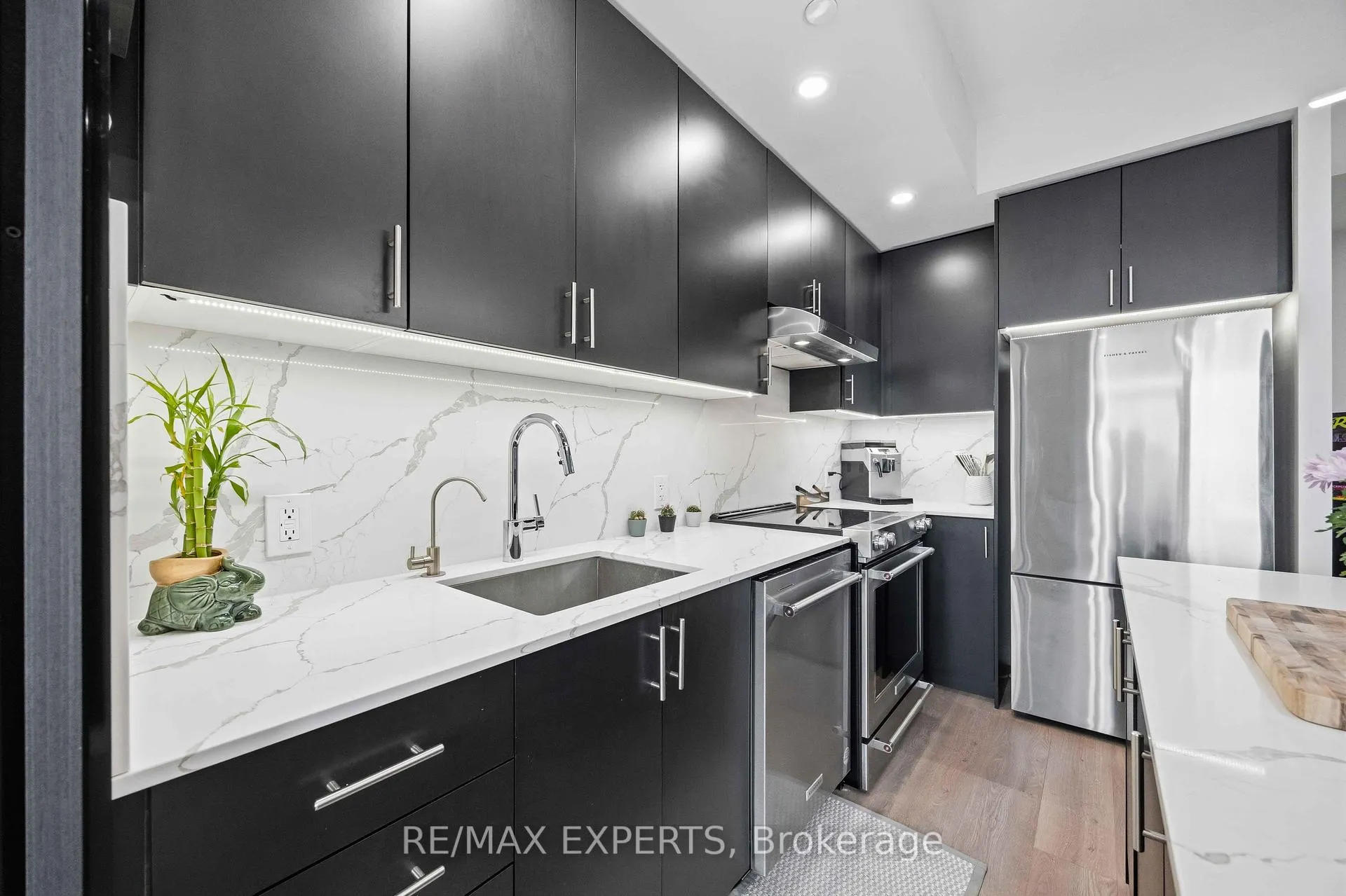 Photo 20 of Unit 2025, 9000 Jane Street, Vaughan, Vellore Village — HOMEH