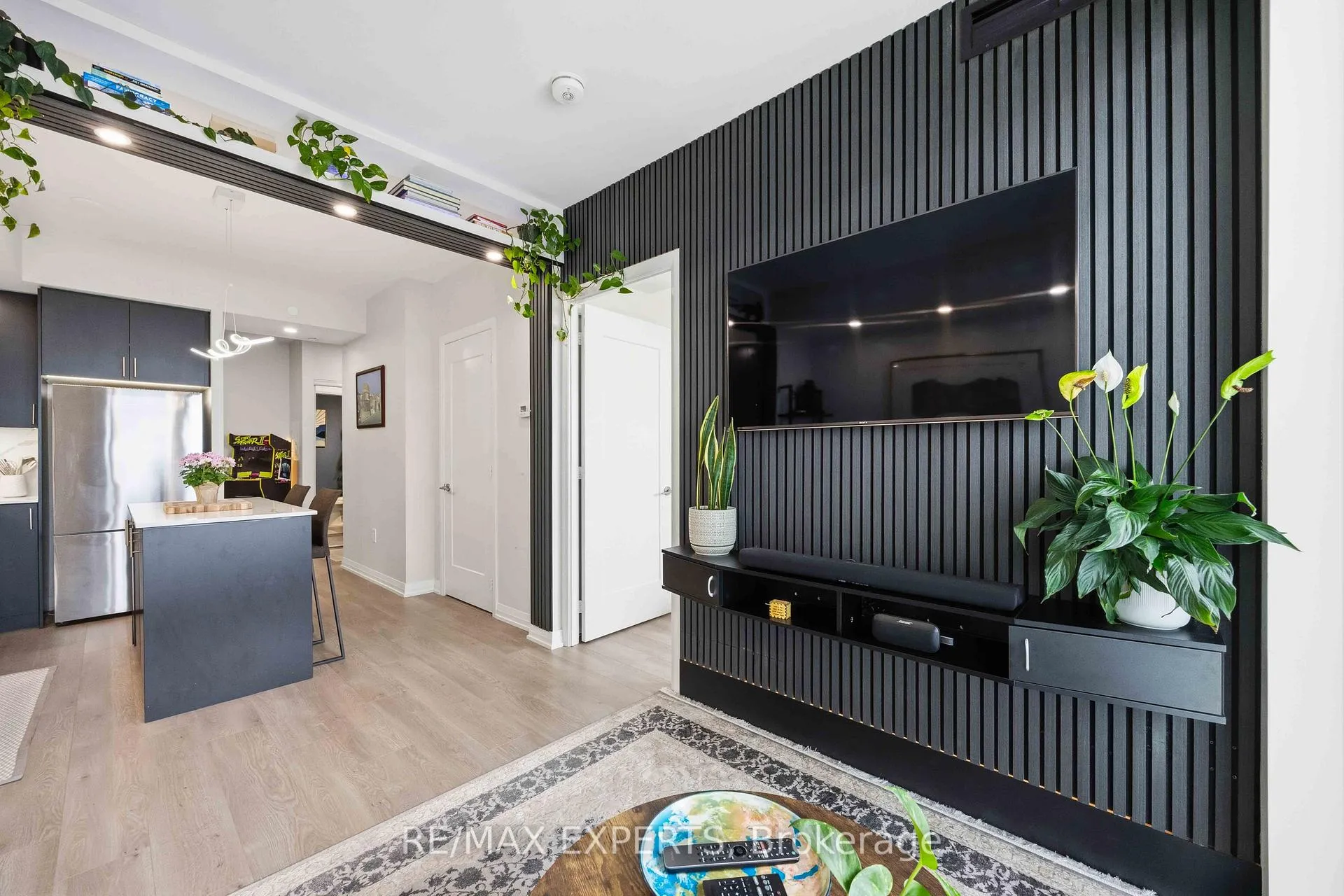 Photo 27 of Unit 2025, 9000 Jane Street, Vaughan, Vellore Village — HOMEH