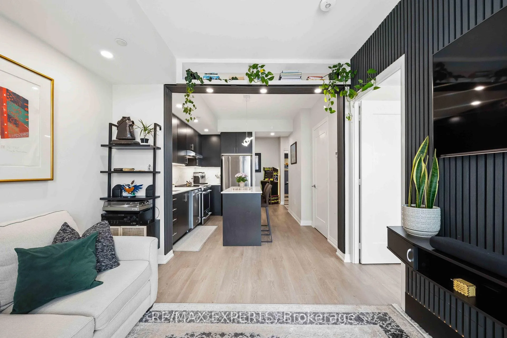 Photo 28 of Unit 2025, 9000 Jane Street, Vaughan, Vellore Village — HOMEH