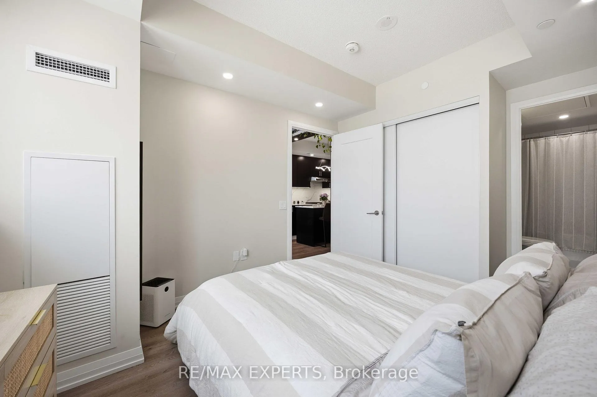 Photo 30 of Unit 2025, 9000 Jane Street, Vaughan, Vellore Village — HOMEH