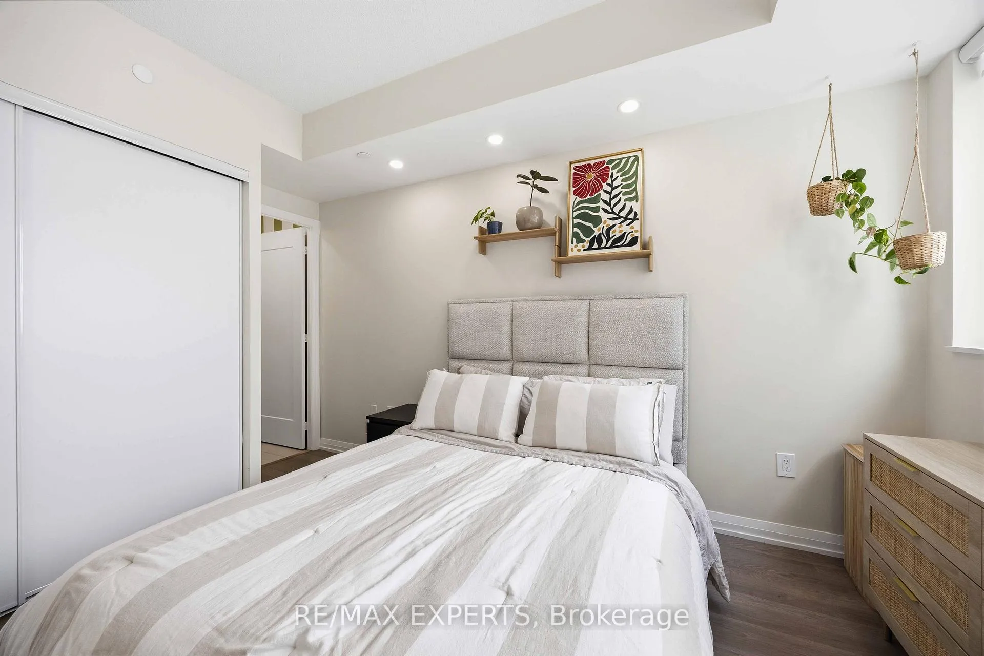 Photo 31 of Unit 2025, 9000 Jane Street, Vaughan, Vellore Village — HOMEH