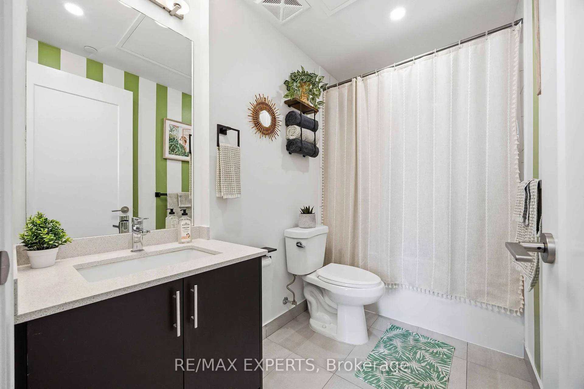 Photo 32 of Unit 2025, 9000 Jane Street, Vaughan, Vellore Village — HOMEH