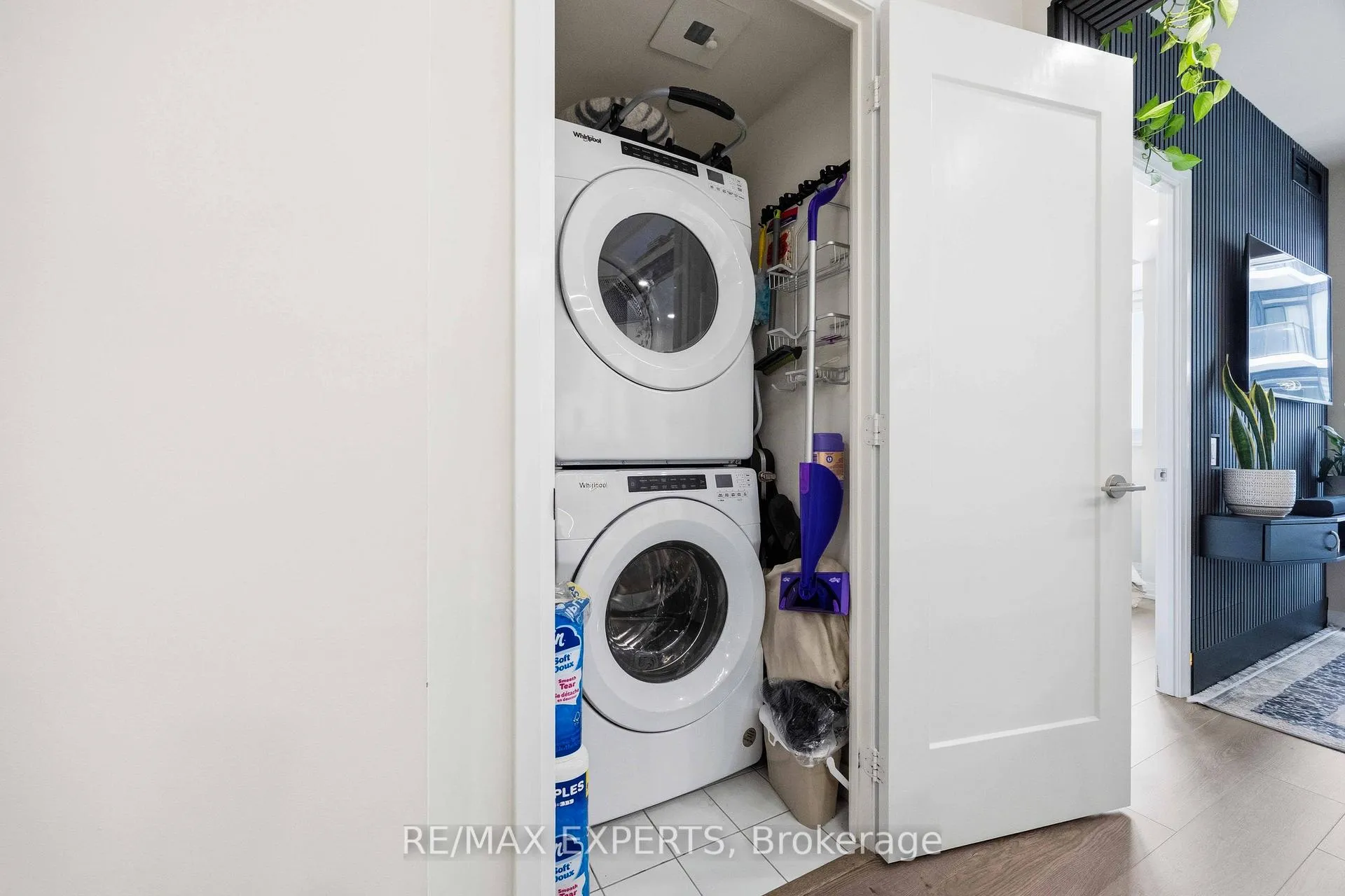 Photo 34 of Unit 2025, 9000 Jane Street, Vaughan, Vellore Village — HOMEH
