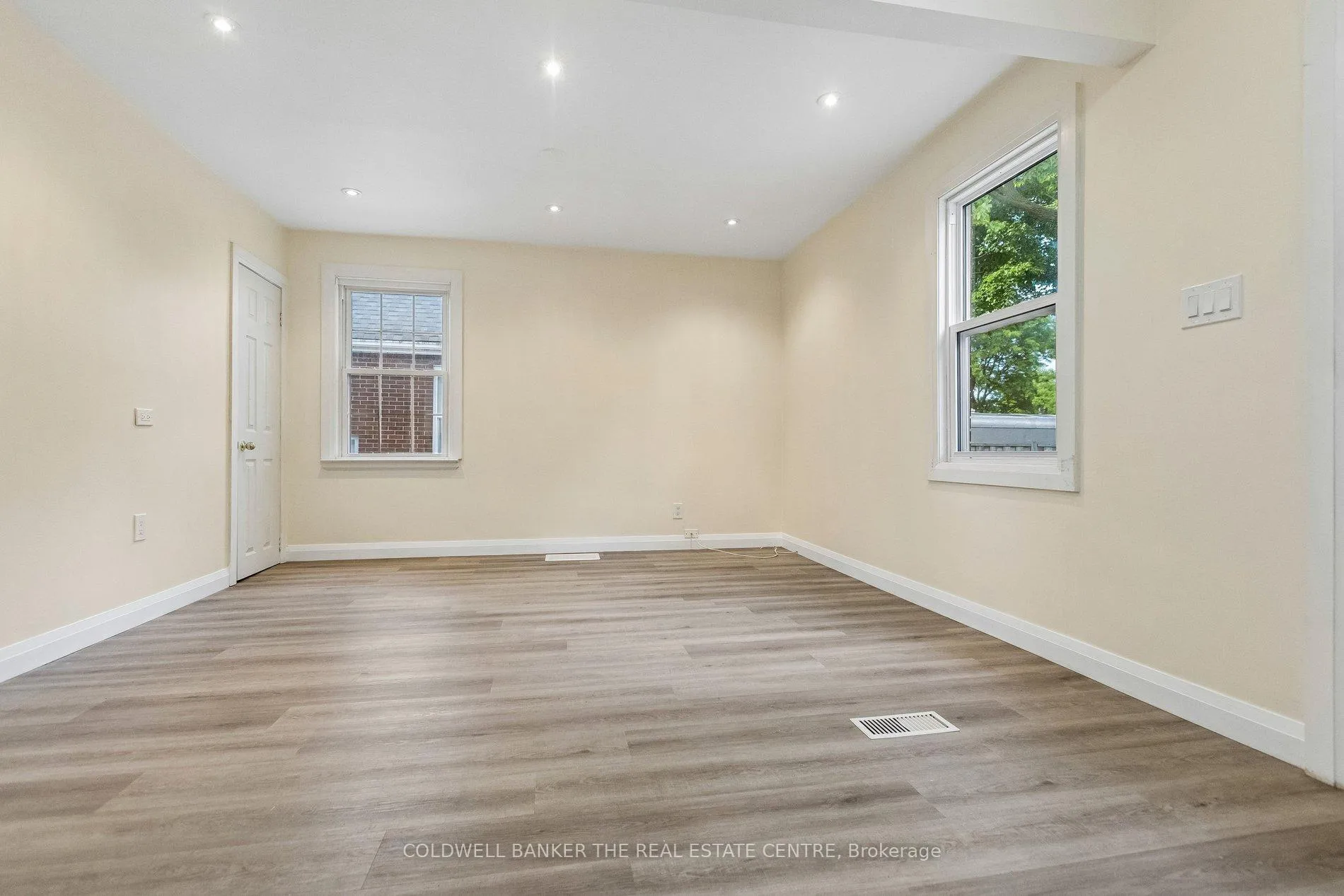 Photo 15 of 142 Harley Street, London, East C — HOMEH