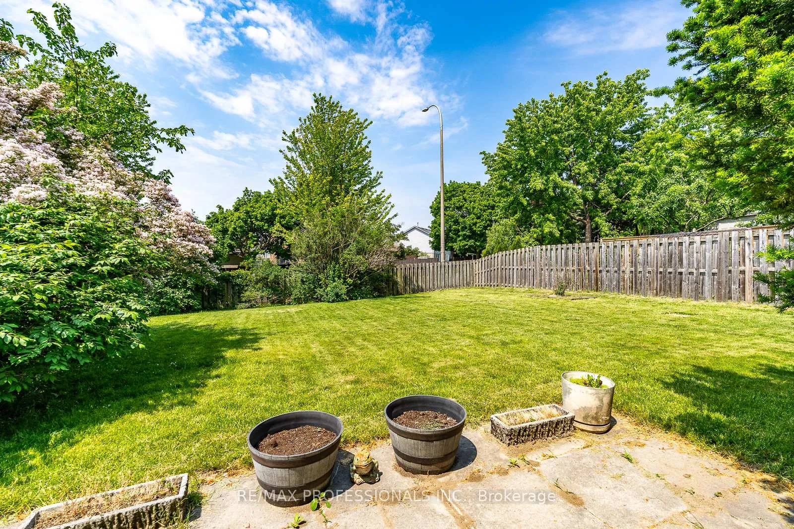 Photo 3 of 24 Hawkstone Crescent, Whitby, Blue Grass Meadows — HOMEH
