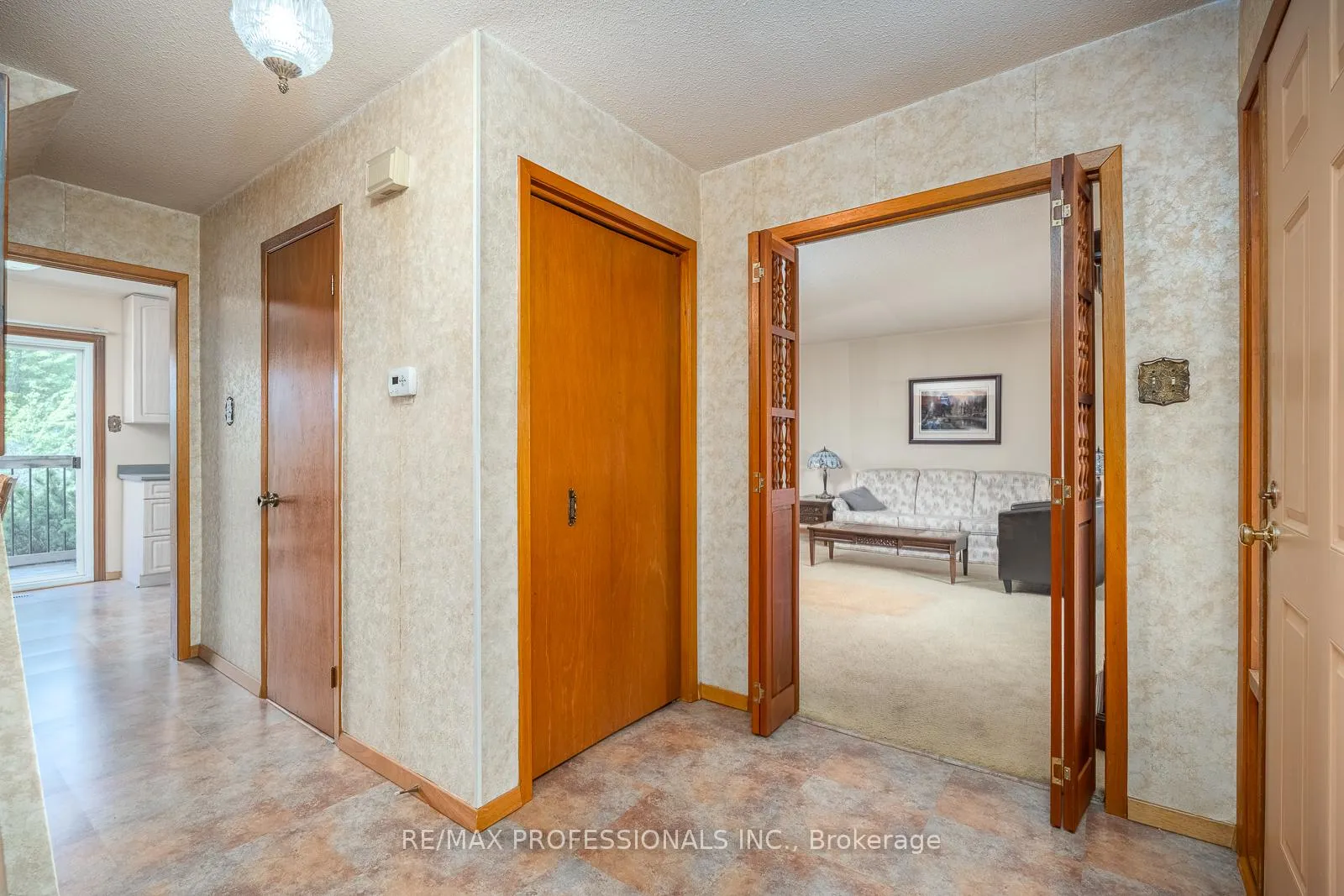 Photo 6 of 24 Hawkstone Crescent, Whitby, Blue Grass Meadows — HOMEH