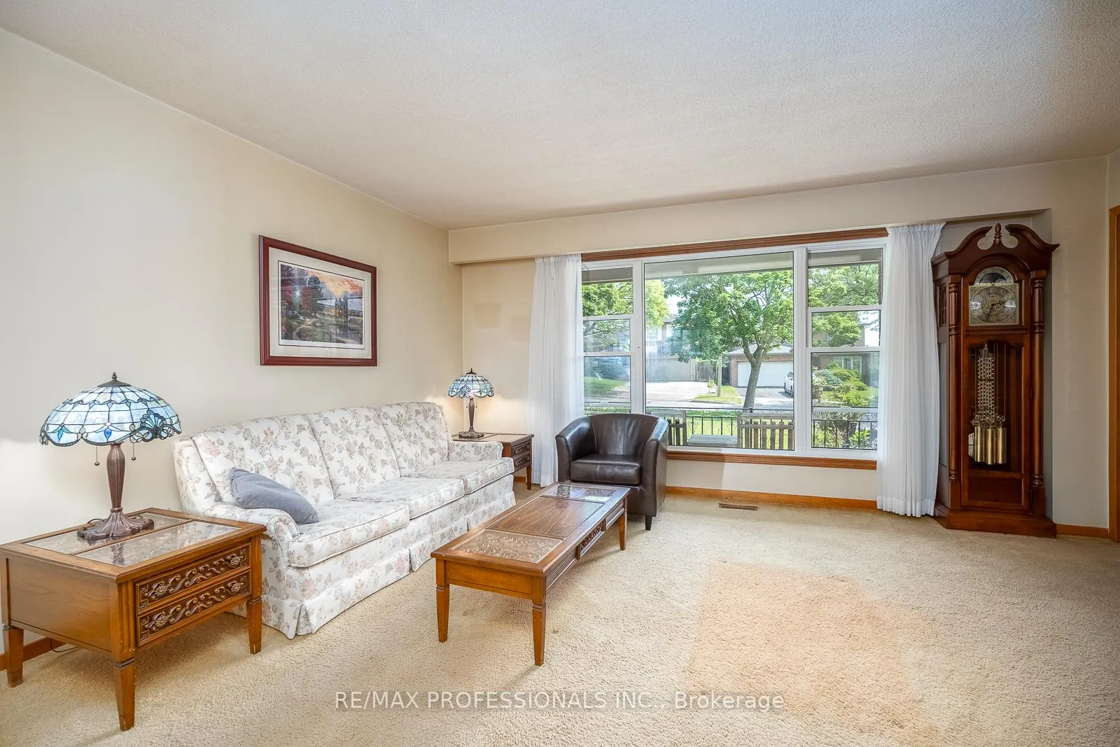 Photo 8 of 24 Hawkstone Crescent, Whitby, Blue Grass Meadows — HOMEH