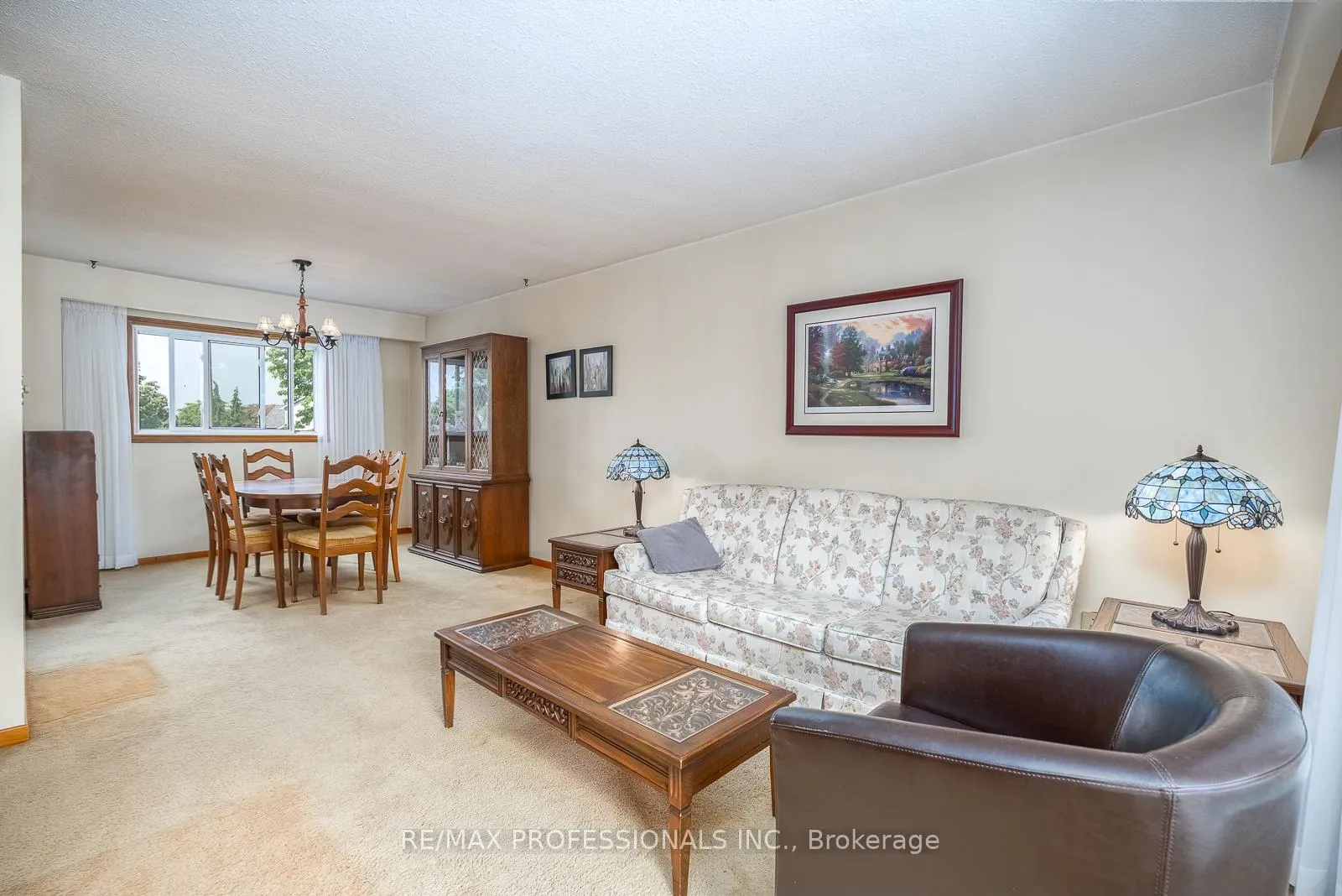 Photo 9 of 24 Hawkstone Crescent, Whitby, Blue Grass Meadows — HOMEH