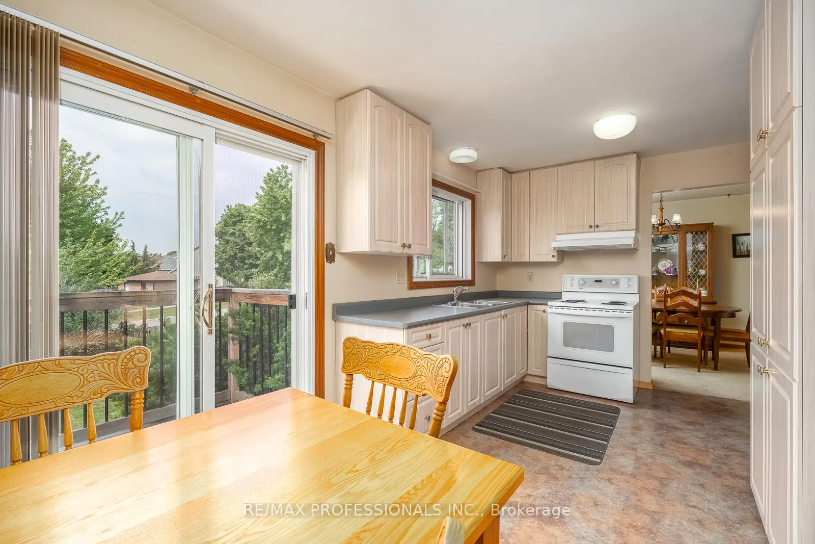 Photo 14 of 24 Hawkstone Crescent, Whitby, Blue Grass Meadows — HOMEH