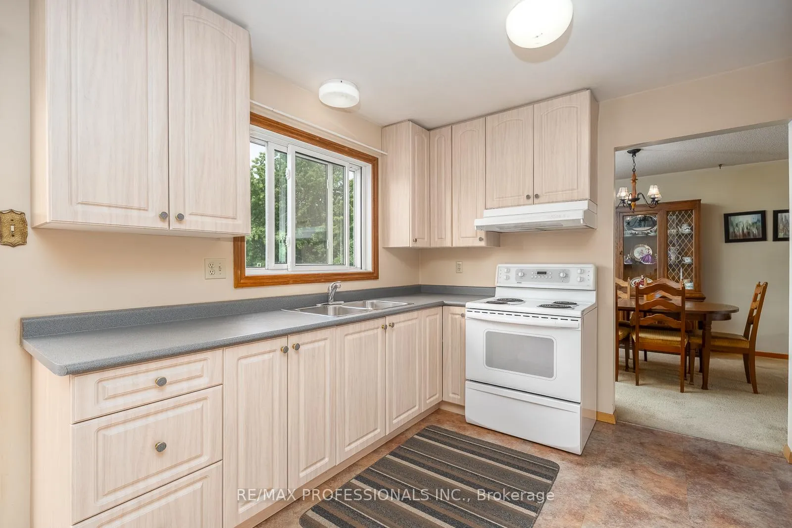 Photo 15 of 24 Hawkstone Crescent, Whitby, Blue Grass Meadows — HOMEH