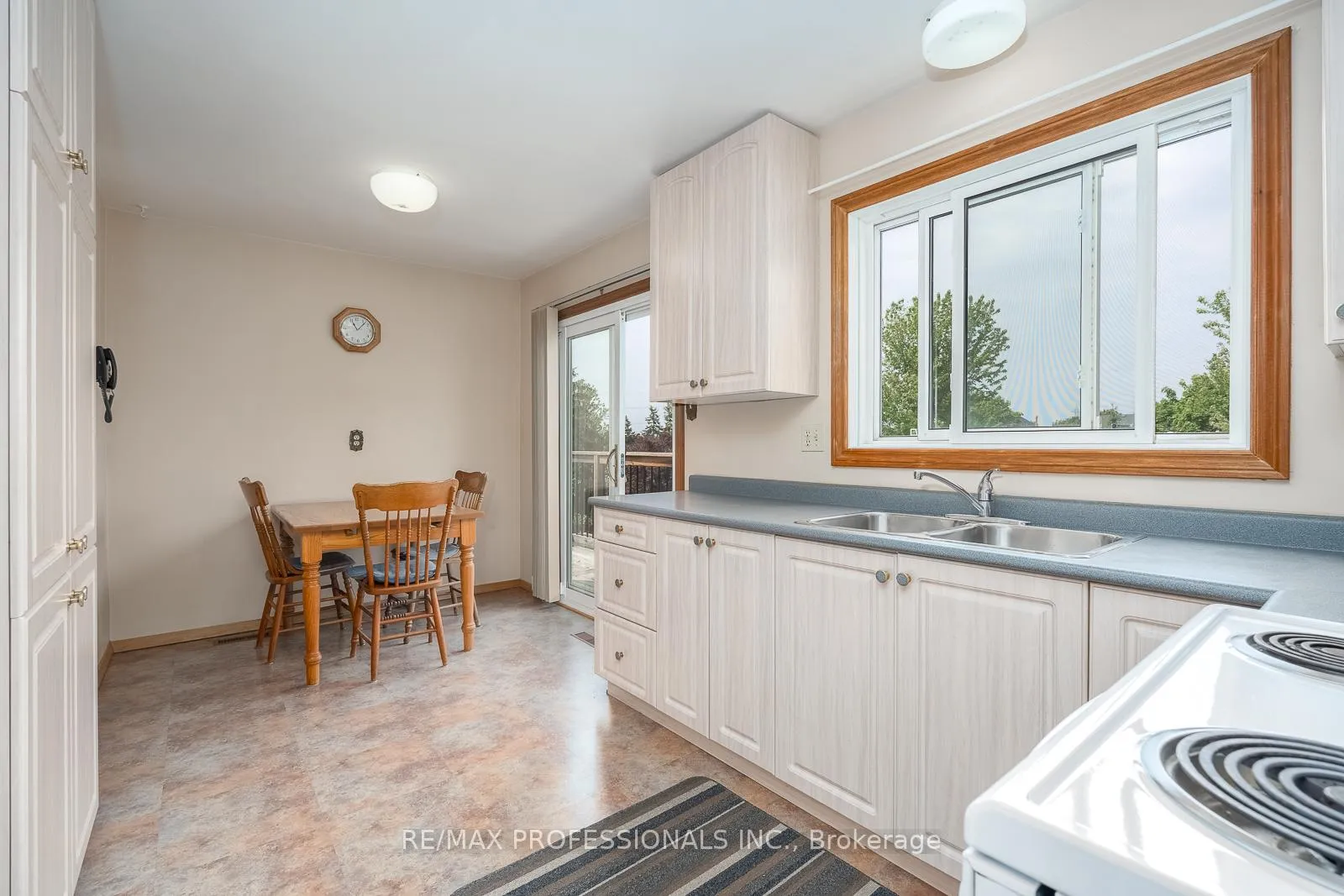 Photo 16 of 24 Hawkstone Crescent, Whitby, Blue Grass Meadows — HOMEH