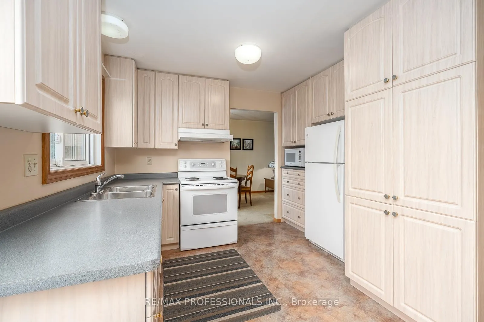 Photo 18 of 24 Hawkstone Crescent, Whitby, Blue Grass Meadows — HOMEH