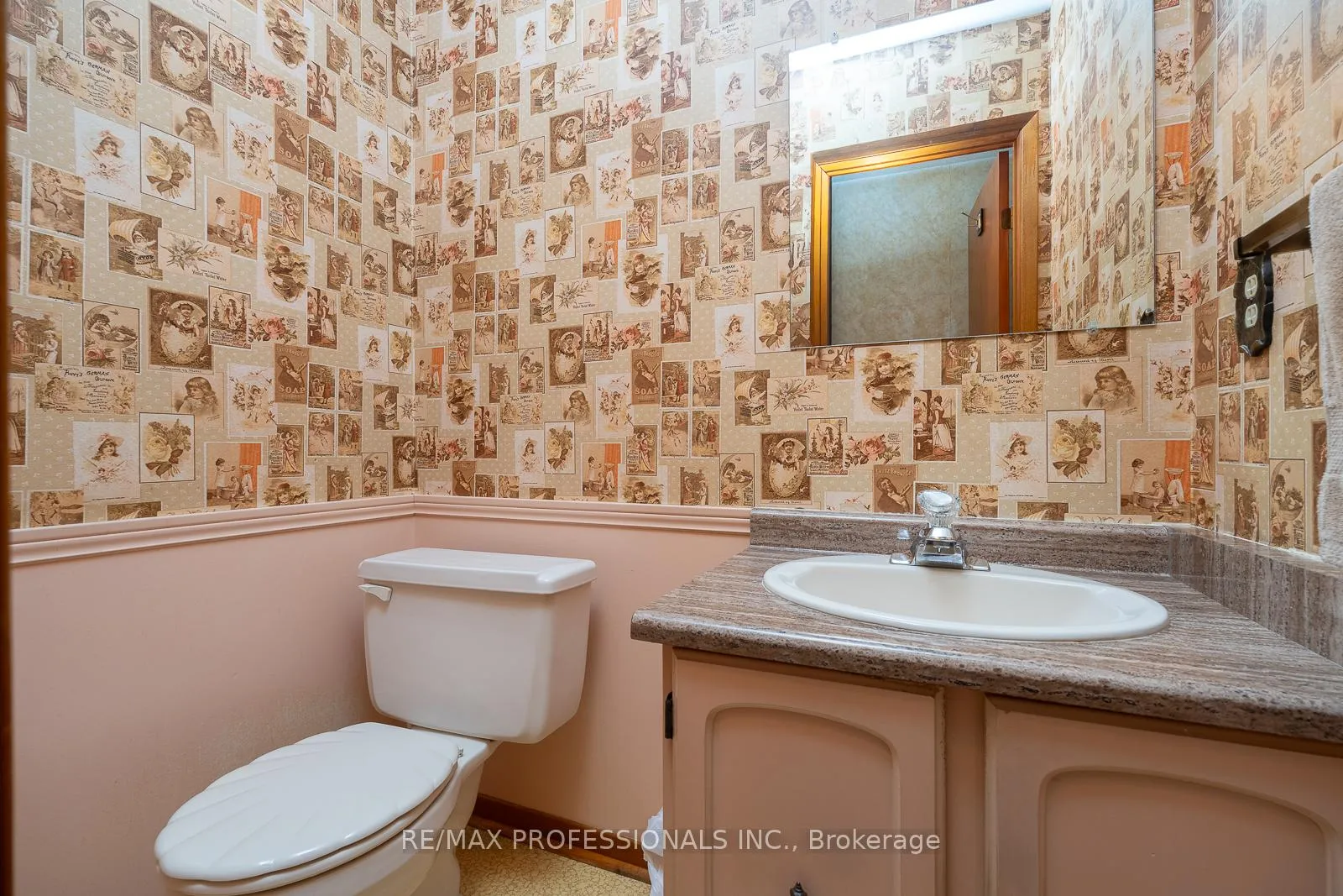 Photo 28 of 24 Hawkstone Crescent, Whitby, Blue Grass Meadows — HOMEH