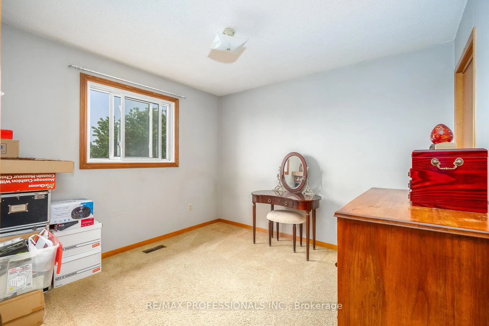 Photo 37 of 24 Hawkstone Crescent, Whitby, Blue Grass Meadows — HOMEH
