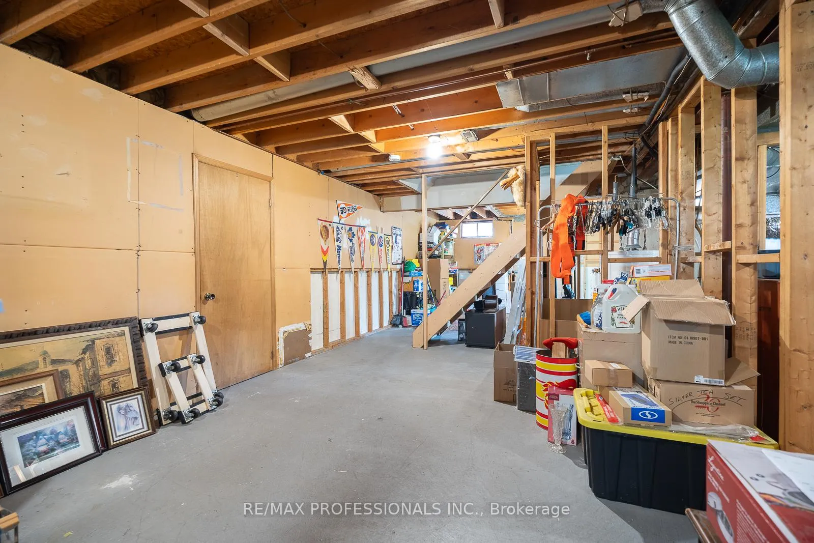 Photo 43 of 24 Hawkstone Crescent, Whitby, Blue Grass Meadows — HOMEH