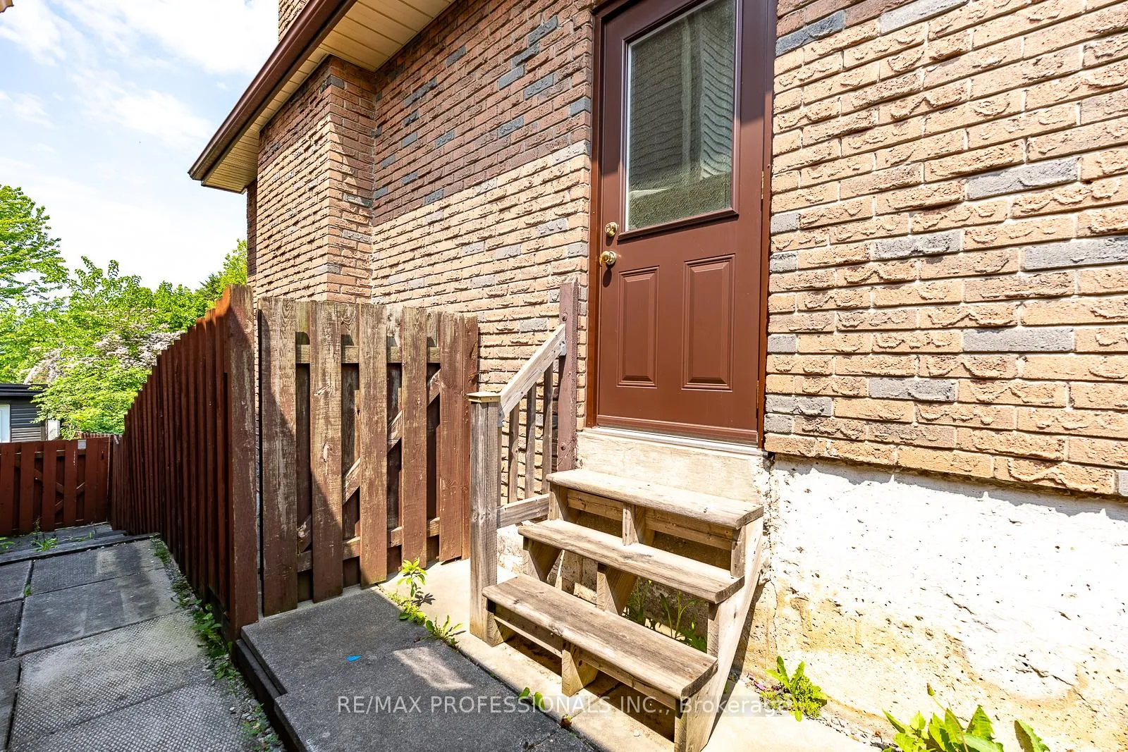 Photo 49 of 24 Hawkstone Crescent, Whitby, Blue Grass Meadows — HOMEH