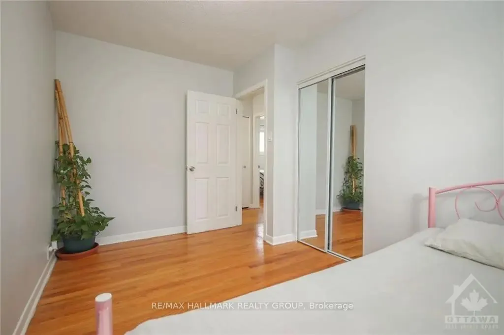 Photo 16 of 45 Hilliard Avenue, Ottawa, City View/Skyline/Fisher Heights/Parkwood Hills — HOMEH