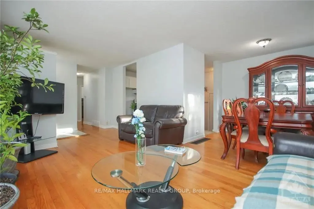Photo 20 of 45 Hilliard Avenue, Ottawa, City View/Skyline/Fisher Heights/Parkwood Hills — HOMEH