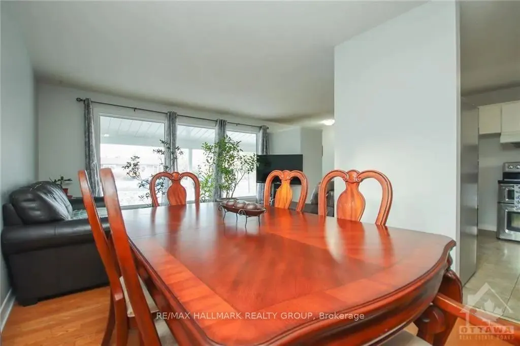 Photo 23 of 45 Hilliard Avenue, Ottawa, City View/Skyline/Fisher Heights/Parkwood Hills — HOMEH