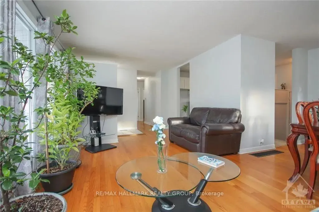 Photo 25 of 45 Hilliard Avenue, Ottawa, City View/Skyline/Fisher Heights/Parkwood Hills — HOMEH