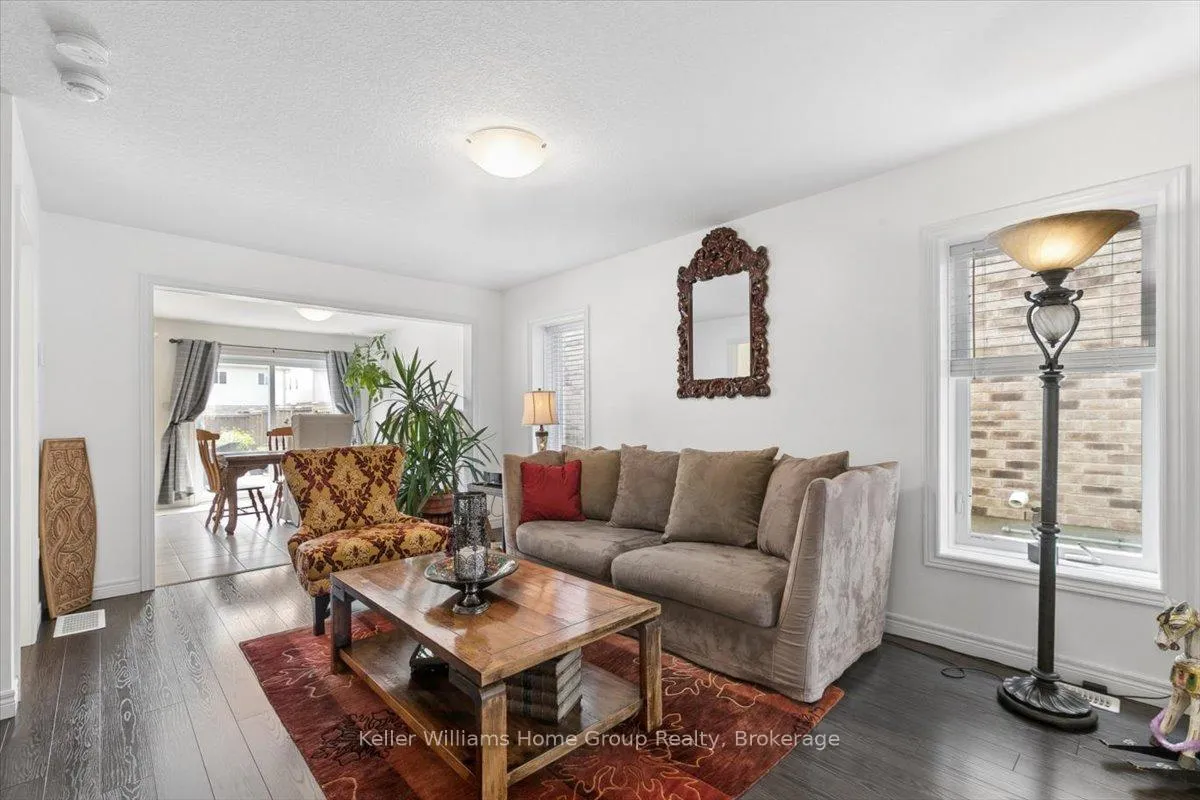 Photo 5 of 12 Ambrous Crescent, Guelph, Kortright East — HOMEH