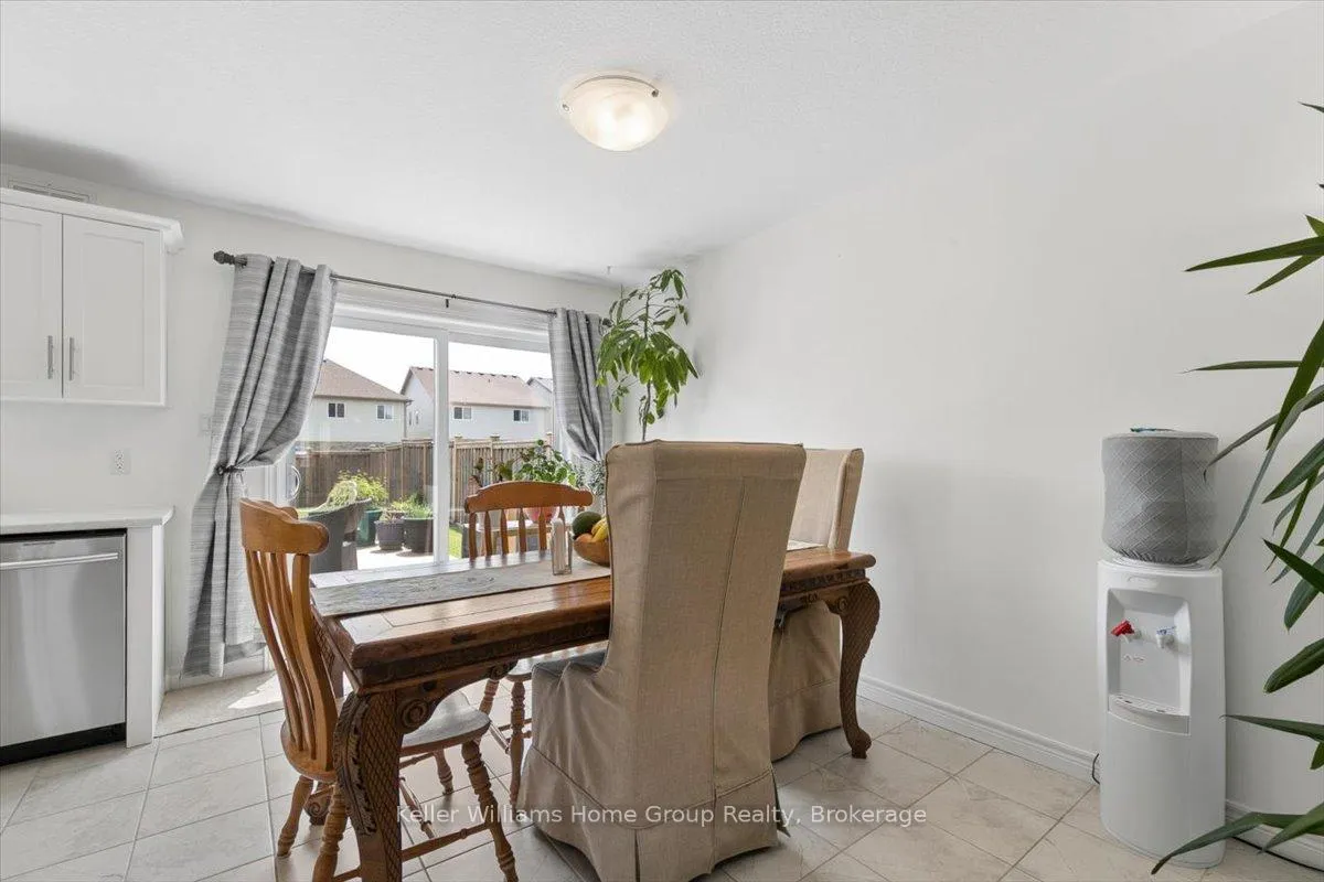Photo 9 of 12 Ambrous Crescent, Guelph, Kortright East — HOMEH