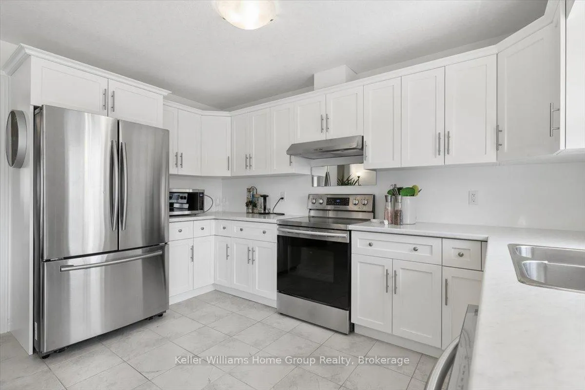 Photo 11 of 12 Ambrous Crescent, Guelph, Kortright East — HOMEH