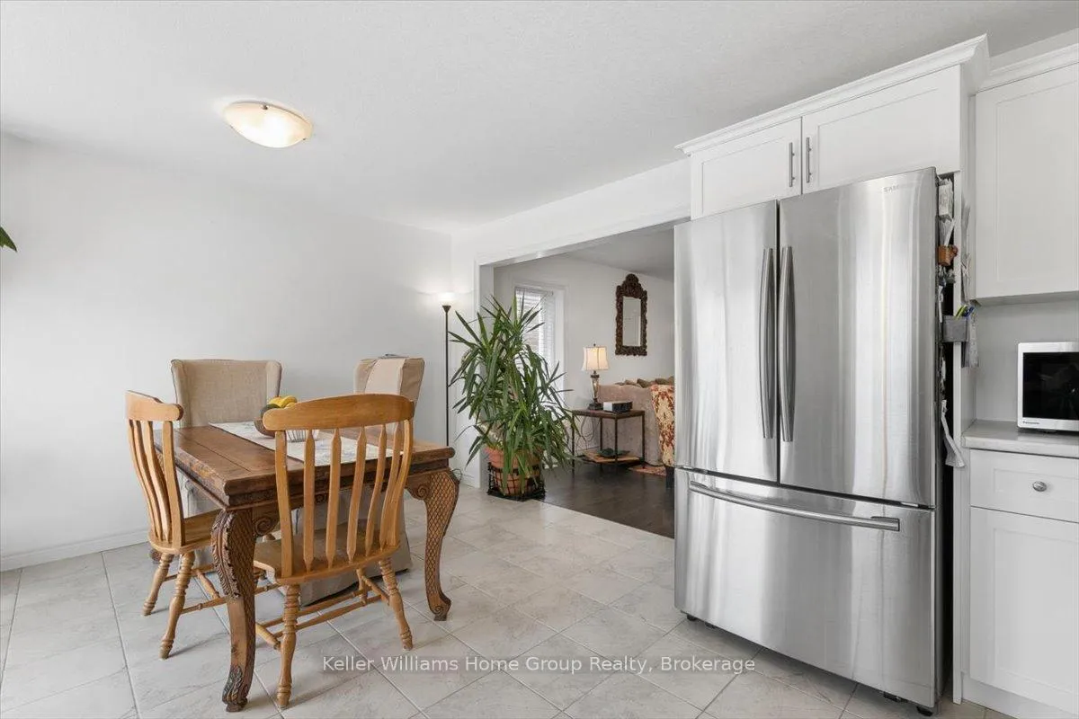 Photo 14 of 12 Ambrous Crescent, Guelph, Kortright East — HOMEH