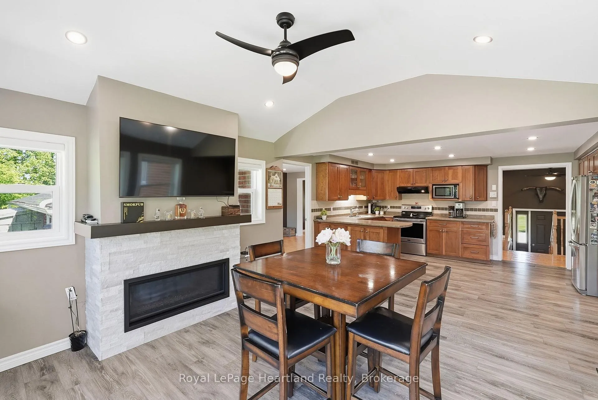 Photo 13 of 1041 Howick Street, Howick — HOMEH