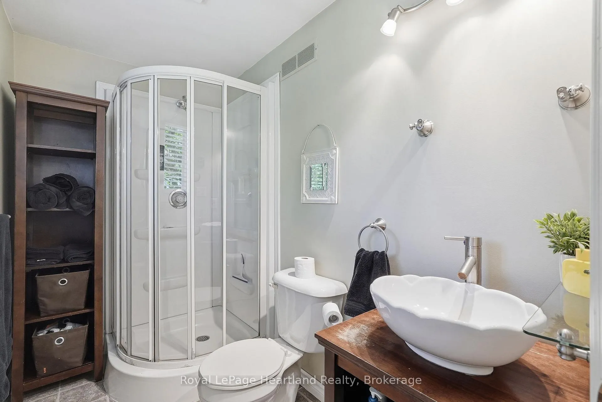Photo 24 of 1041 Howick Street, Howick — HOMEH