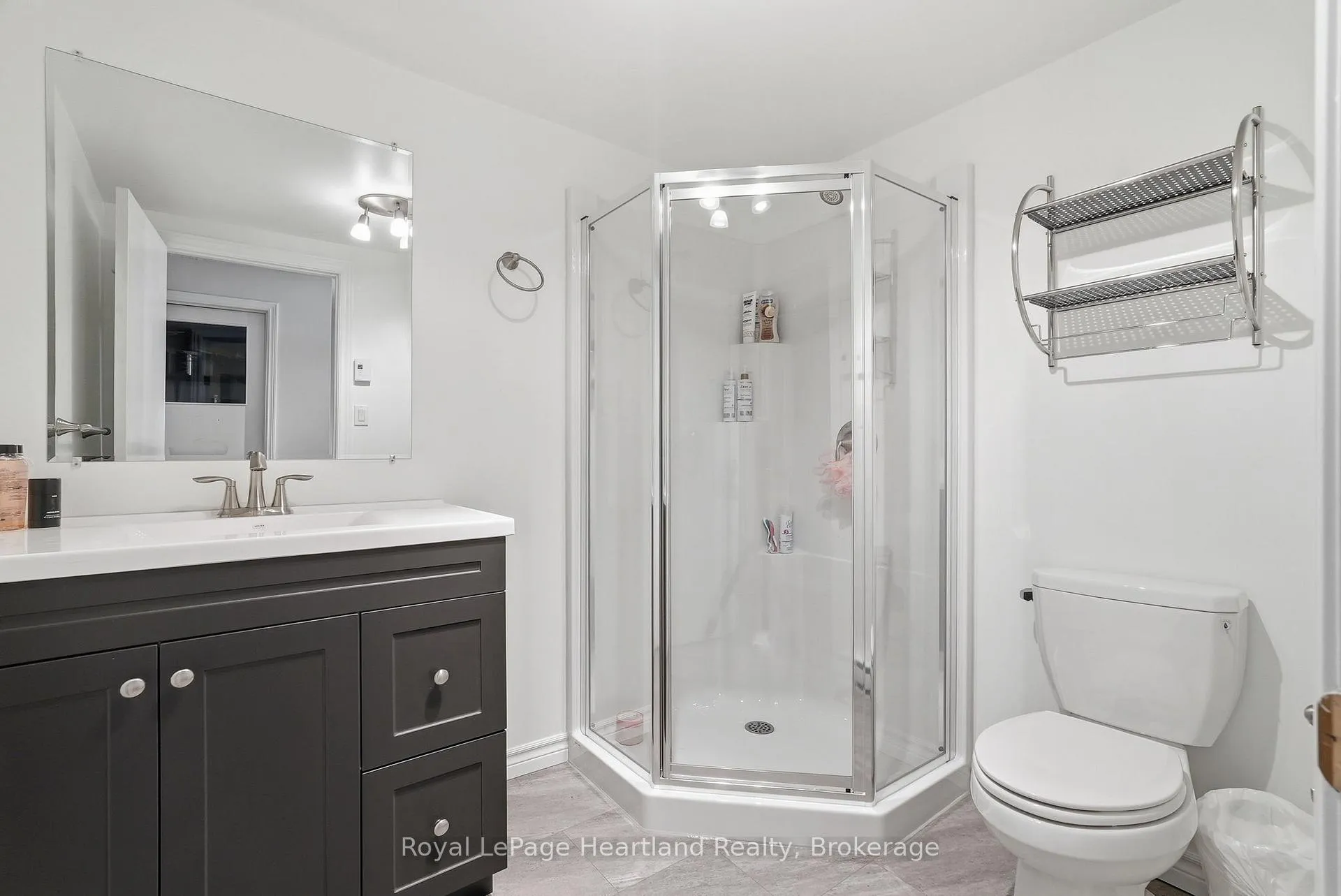 Photo 30 of 1041 Howick Street, Howick — HOMEH