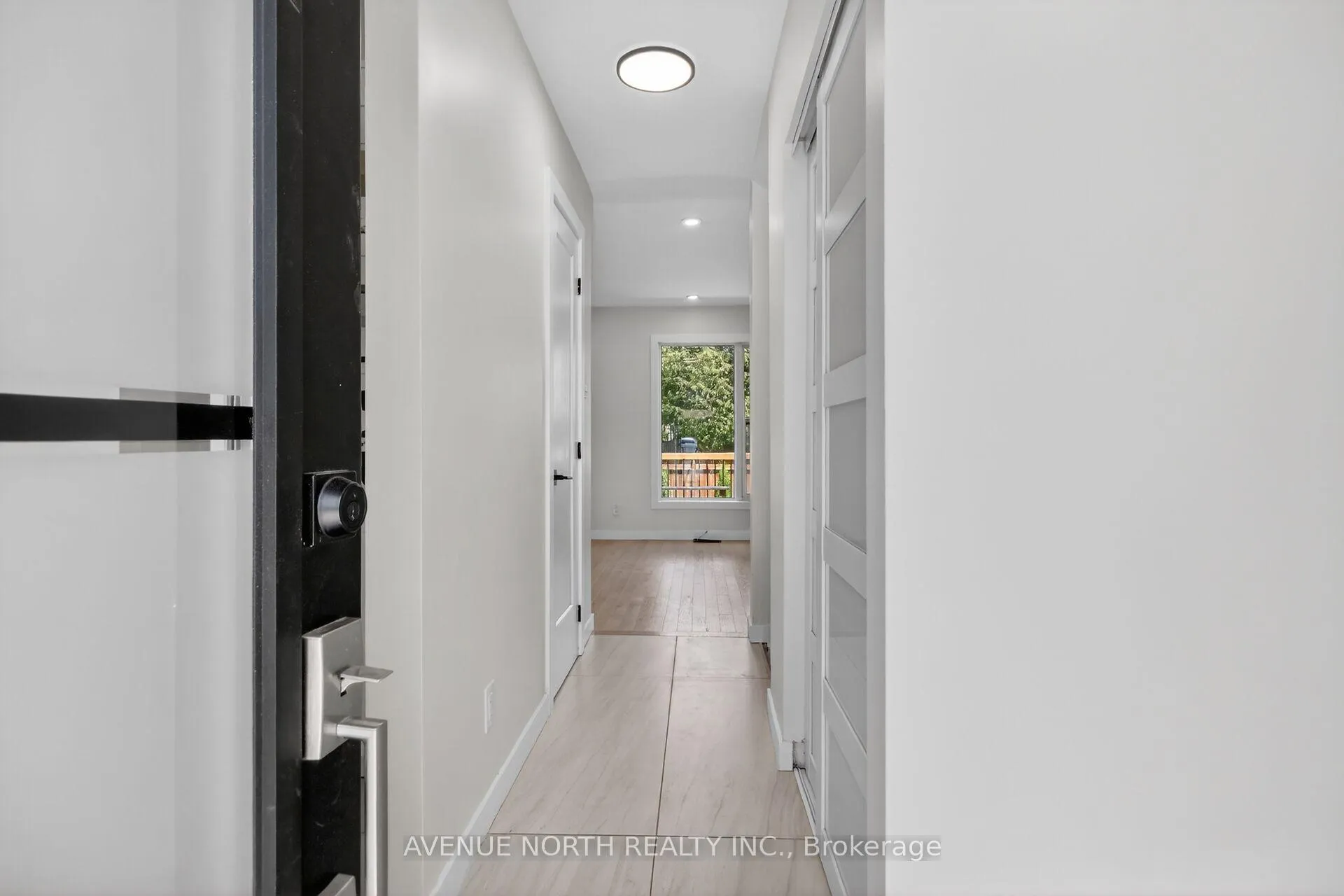 Photo 3 of 564 Seyton Drive, Ottawa, Westcliffe Estates — HOMEH