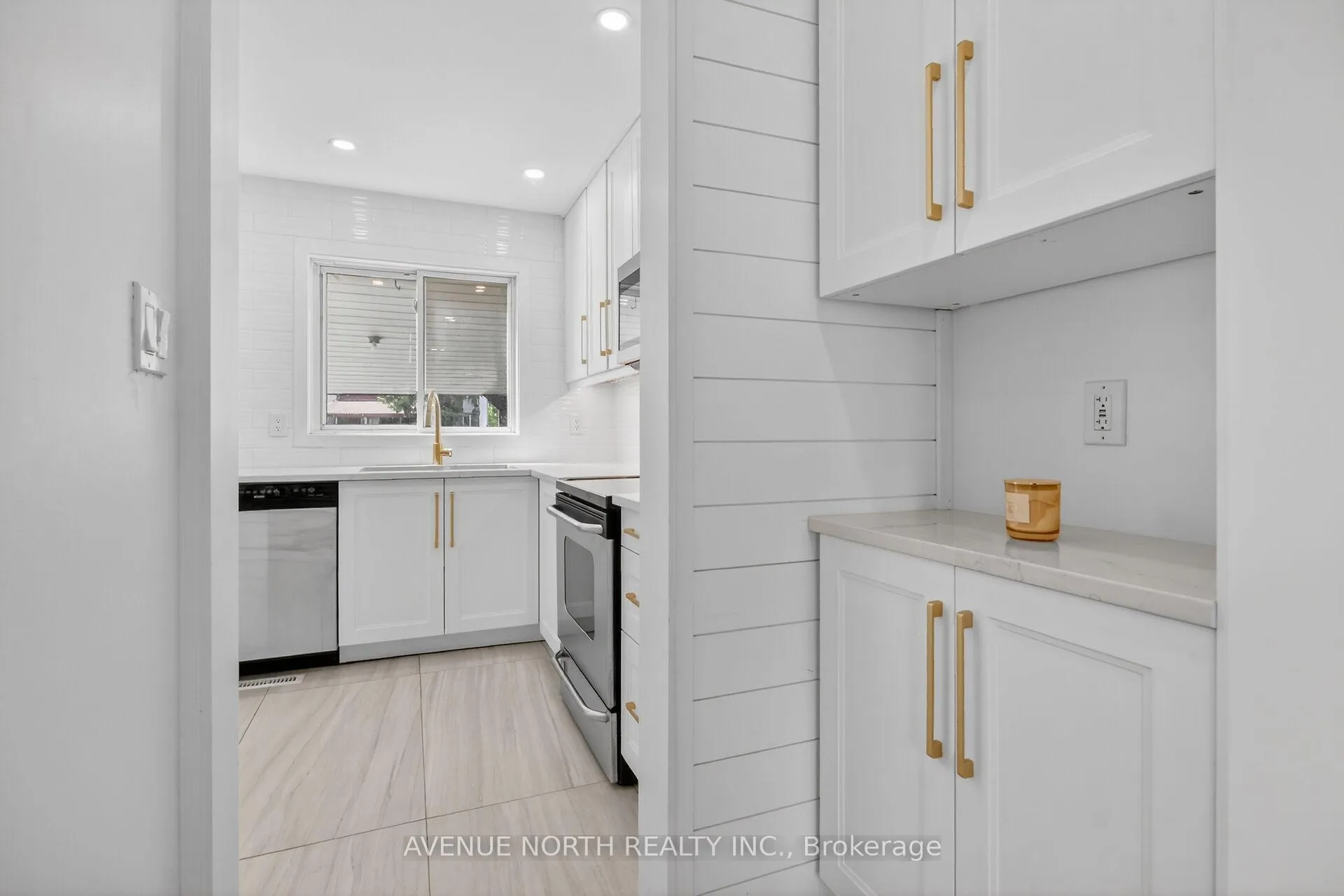 Photo 10 of 564 Seyton Drive, Ottawa, Westcliffe Estates — HOMEH